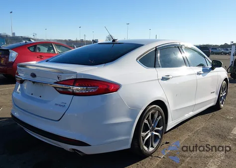 2017 Ford Fusion Hybrid Se z USA, uszkodzony, nr VIN 3FA6P0LU7HR285396